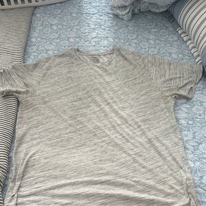 Banana Republic Light Gray Short Sleeve Tee
